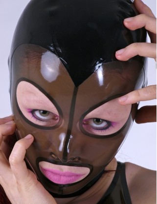 Latex Maske mit Gesicht-Ausschnitt